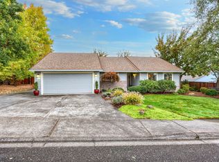 3452 Eloquence Ave, Medford, OR 97504