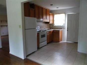 5th image of 409 Balsam Dr