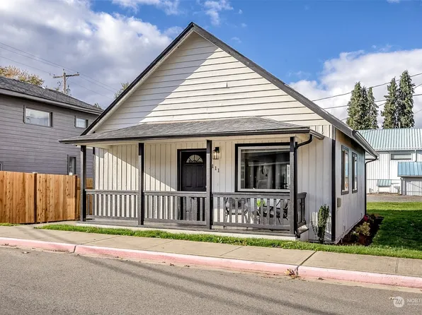 111 Pershing Avenue, Carbonado, WA 98323