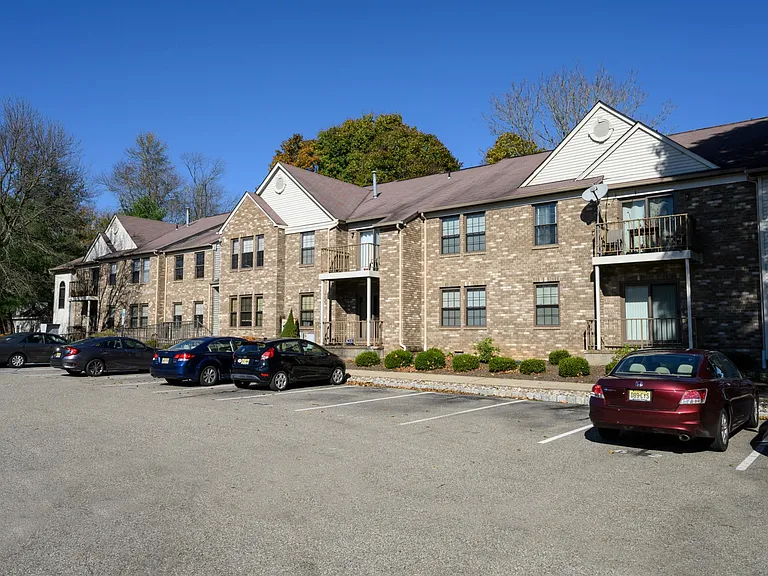 Peachtree Village — Photo 10