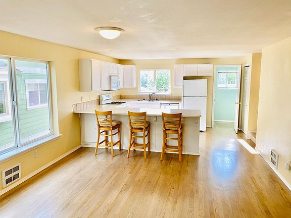 5th image of 10118 4th Ave NW