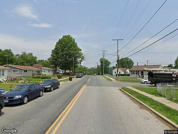 Exterior Neighborhood (street photo)