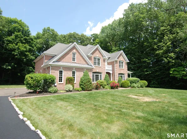 10 Whispering Hollow Court, Cheshire, CT 06410