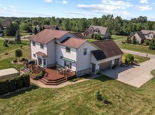 35842 Stream View Dr, New Boston, MI 48164