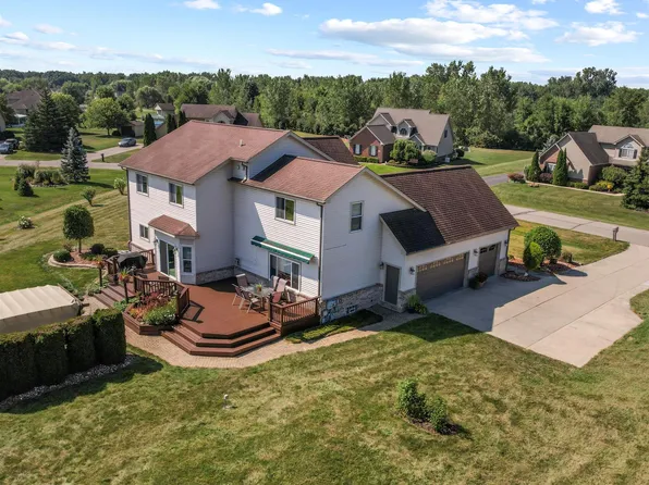 35842 Stream View Dr, New Boston, MI 48164