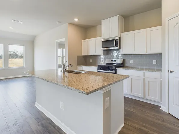 113 Harvest Falls Dr, Broussard, LA 70518