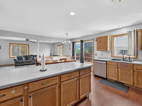 2nd image of 104 Woodview Dr