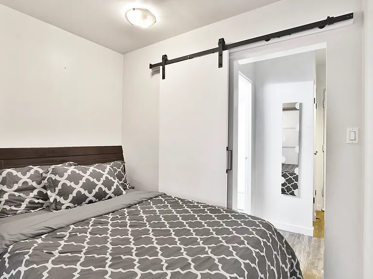 1540 Haro St — Photo 31