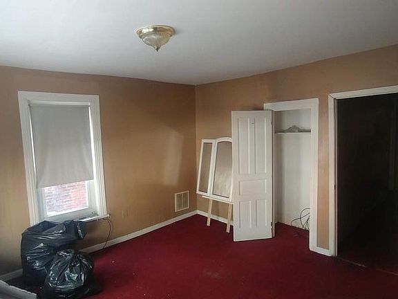 5th image of 122 N Summit St