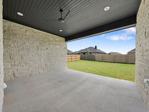 4th image of 10204 Charmwood