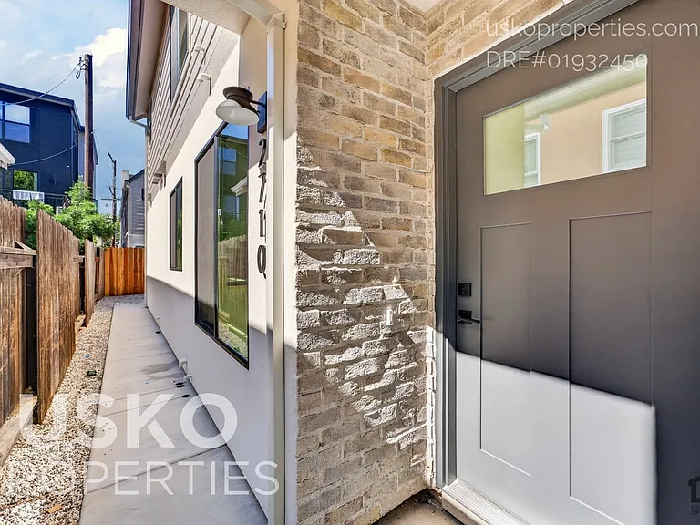 2710 T St #1 — Photo 1