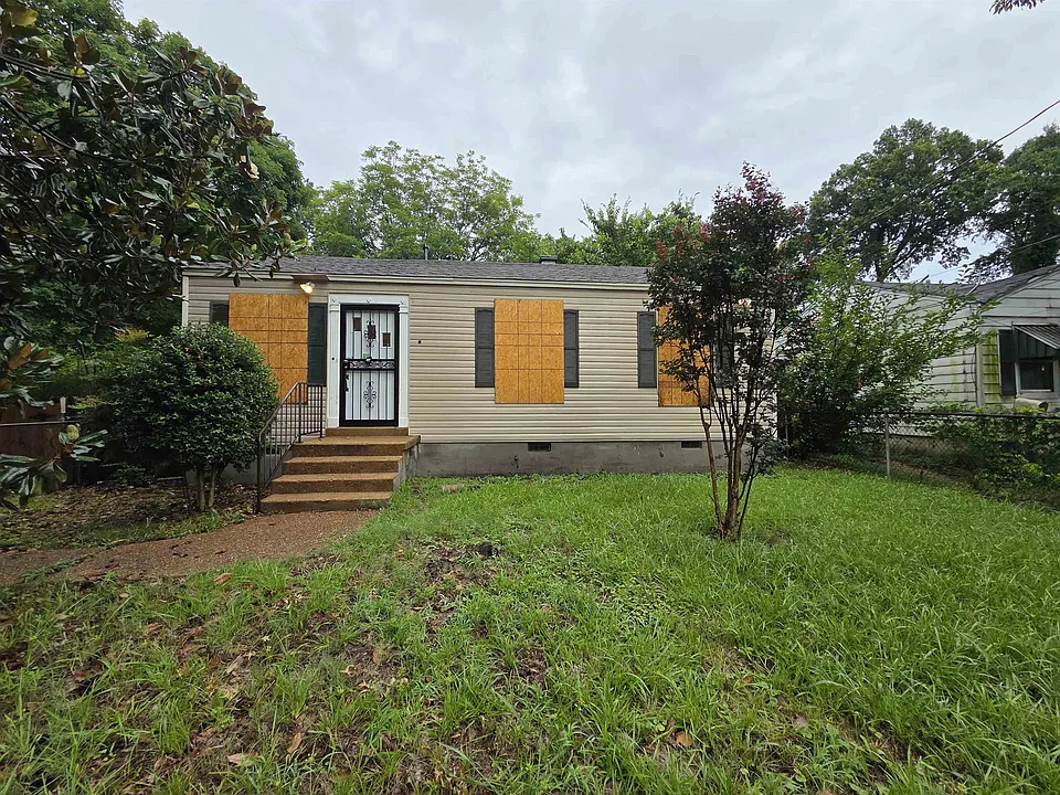 1706 Echles St