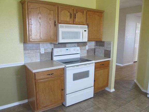 5th image of 4706 Water Oak Dr