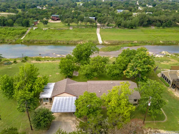 1731 RIO RANCHERO, Pipe Creek, TX 78063