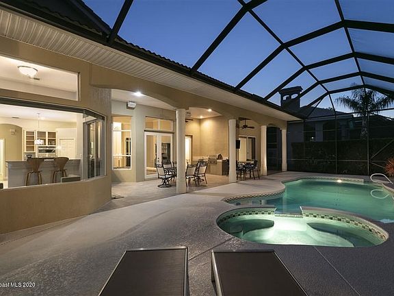 2nd image of 835 Chatsworth Dr