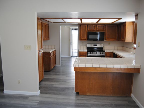 4th image of 4620 Gorbett Ln