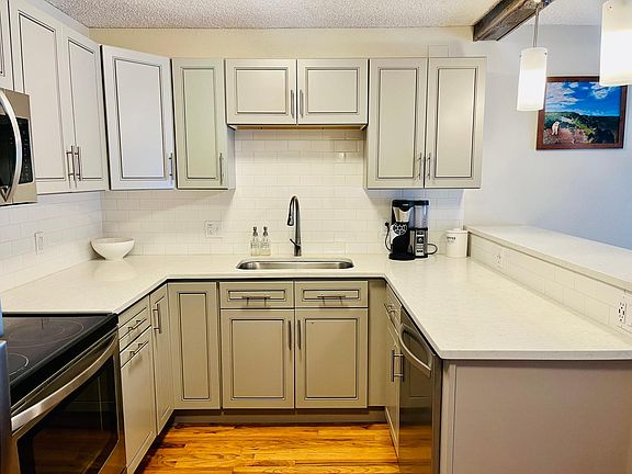 2nd image of 1410 York St APT 34