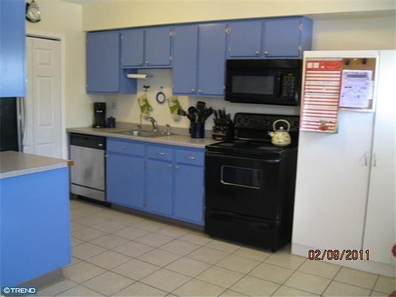 5th image of 298 Carlyn Ct