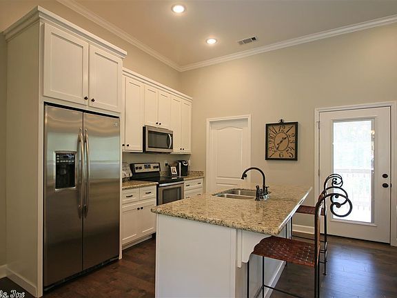 4th image of 43 Riverwood Dr