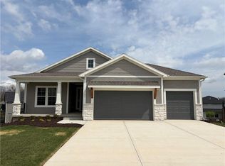17171 S Laurelwood St, Olathe, KS 66062