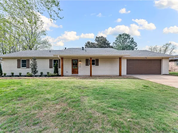 2110 SE 16th St, Bentonville, AR 72712