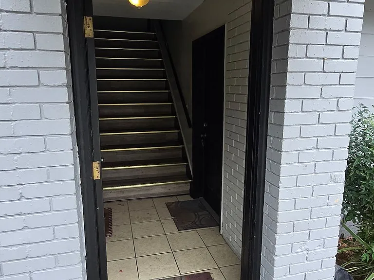 Beautiful 2/1 Apartment in Arlington — Photo 11