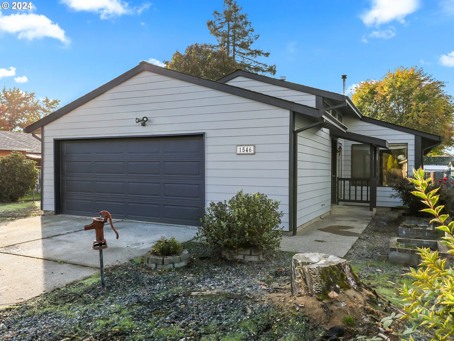 1546 Aztec Dr photo 1