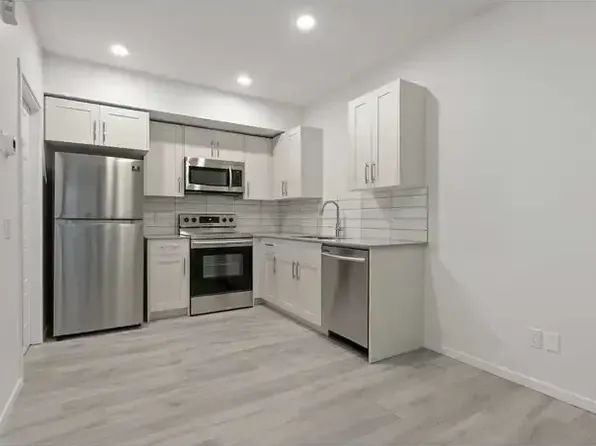 2745 Orchards Rd SW #1A, Edmonton, AB T6X 2N1