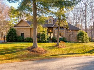 11 Locust Ln, Brunswick, ME 04011