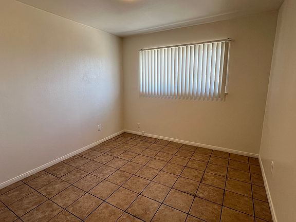 5th image of 916 E Navajo St #B