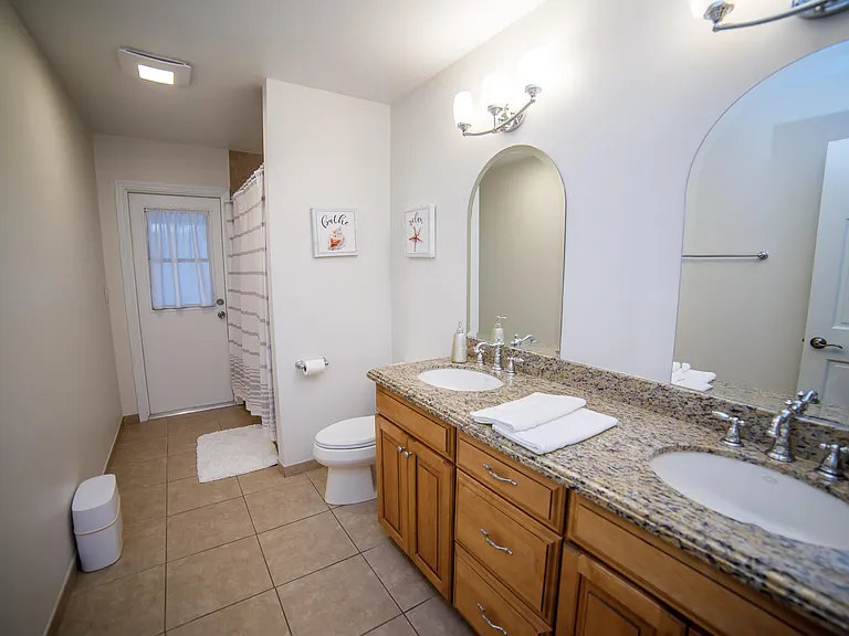 900 Cosmos Ct — Photo 17