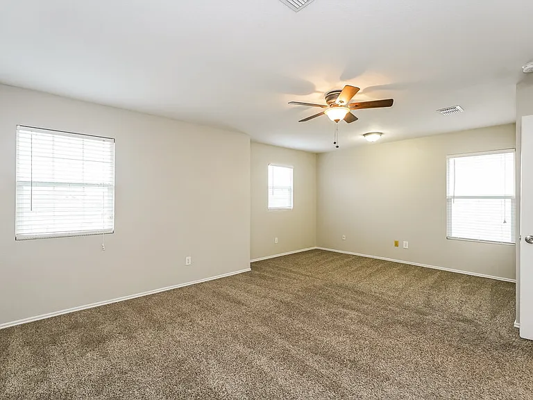 205 Crescent Ridge Dr — Photo 10