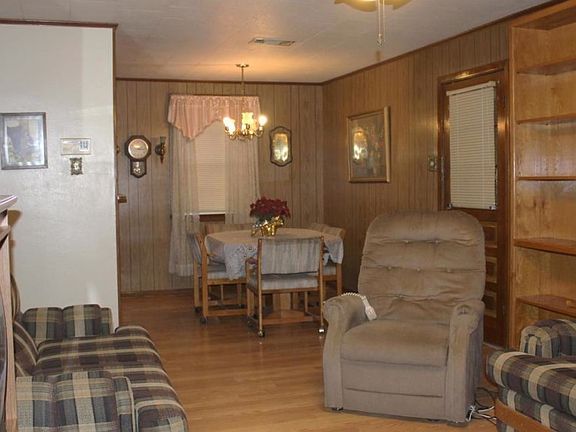 2nd image of 1485 Nichols St
