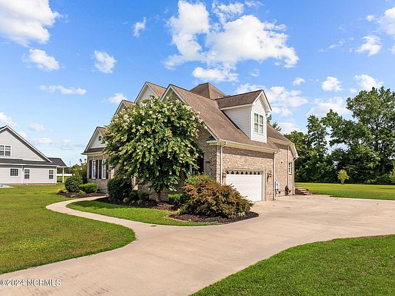 3rd image of 2016 Steinbrook Drive