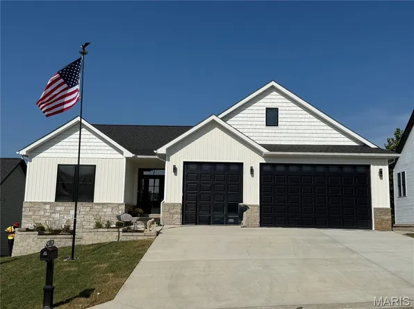 988 Half Moon Ln, Caseyville, IL 62232