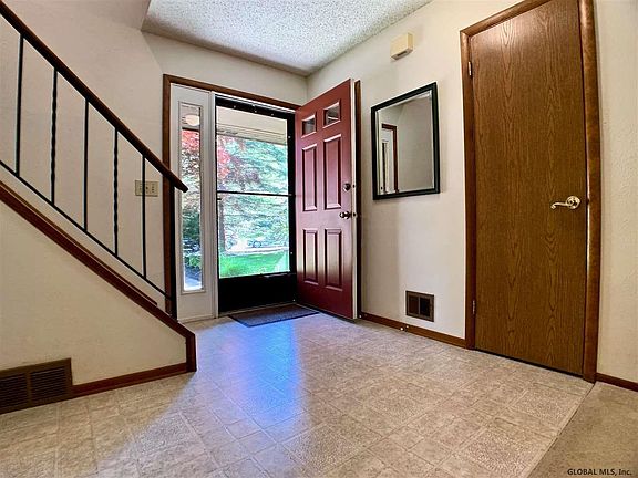 2nd image of 224 Woodscape Dr