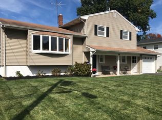 18 Yorktown Dr, Clark, NJ 07066