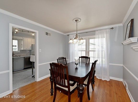 4th image of 829 Robinhood Ln