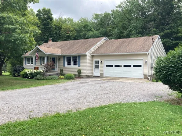 5990 Rowley Rd, Wyoming, NY 14591