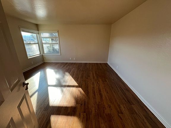 4th image of 757 Easton Ave #G