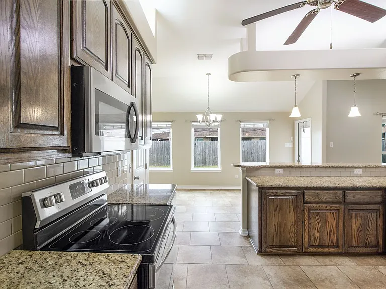 3825 Kangaroo Ct — Photo 23