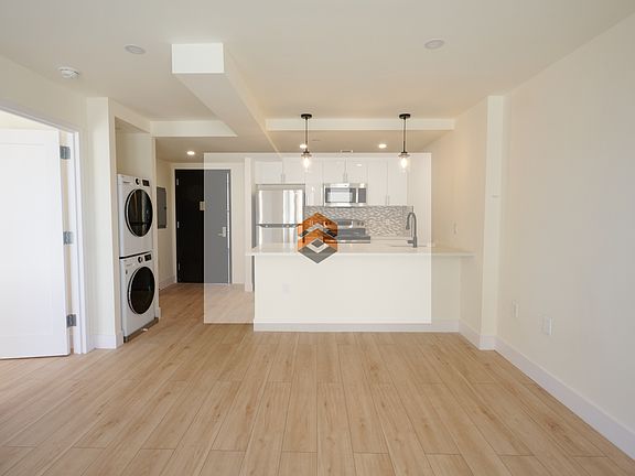 5th image of 33 Bedford Park Blvd #B
