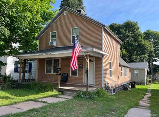 712 & 712-1/2 W Superior St, Munising, MI 49862