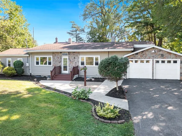 5902 North Rd, Auburn, NY 13021