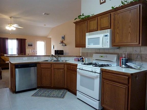 5th image of 3021 Meadowbrook Dr
