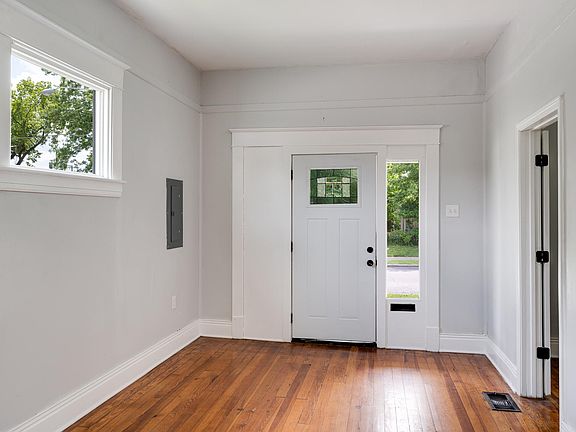 3rd image of 541 Warnock St