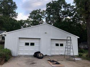 915 W Lakewood Rd, Twin Lake, MI 49457