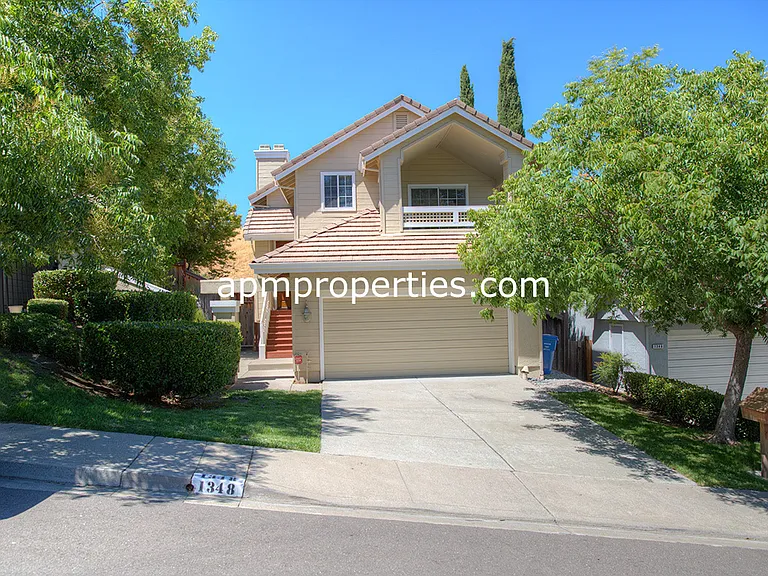 1348 Fountain Springs Cir — Photo 1
