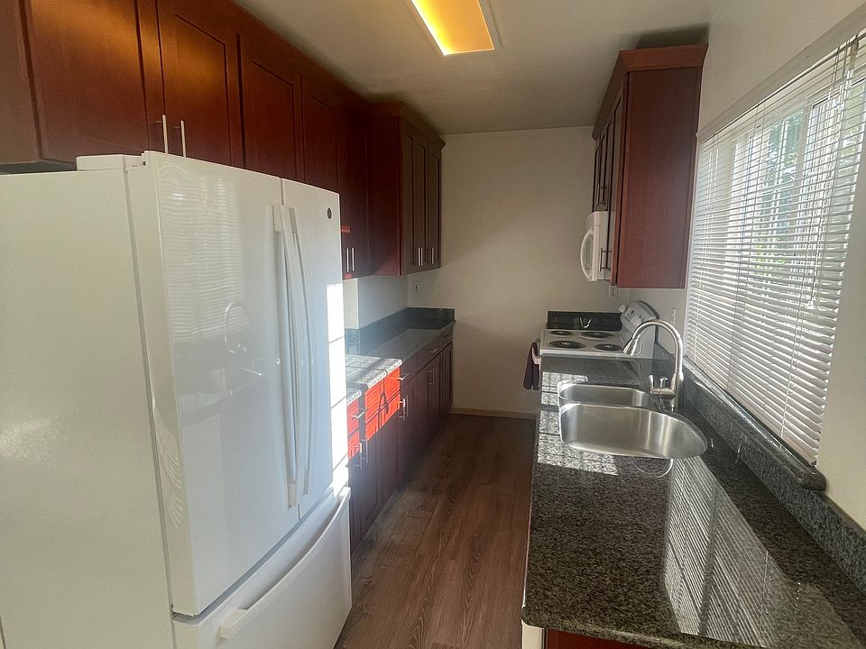 Kitchen with Cherry Cabinets & Granite Countertops - Main Floor