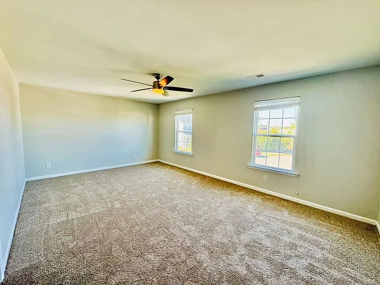 651 Hogan Dr — Photo 9